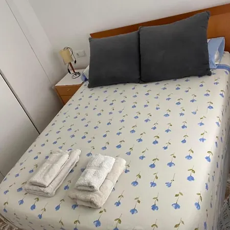 Проживание в семье Flores Bliss Сиджес